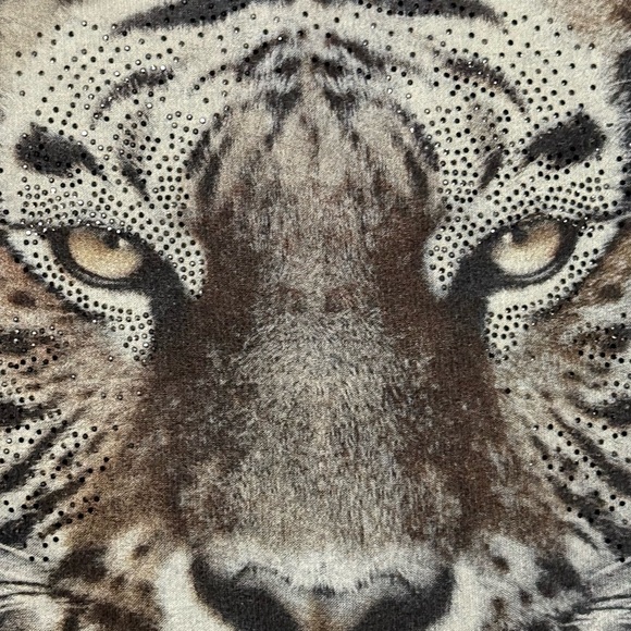 Women's CCK Style Distressed Gray Crewneck Sweater with Tiger - Picture 6 of 6